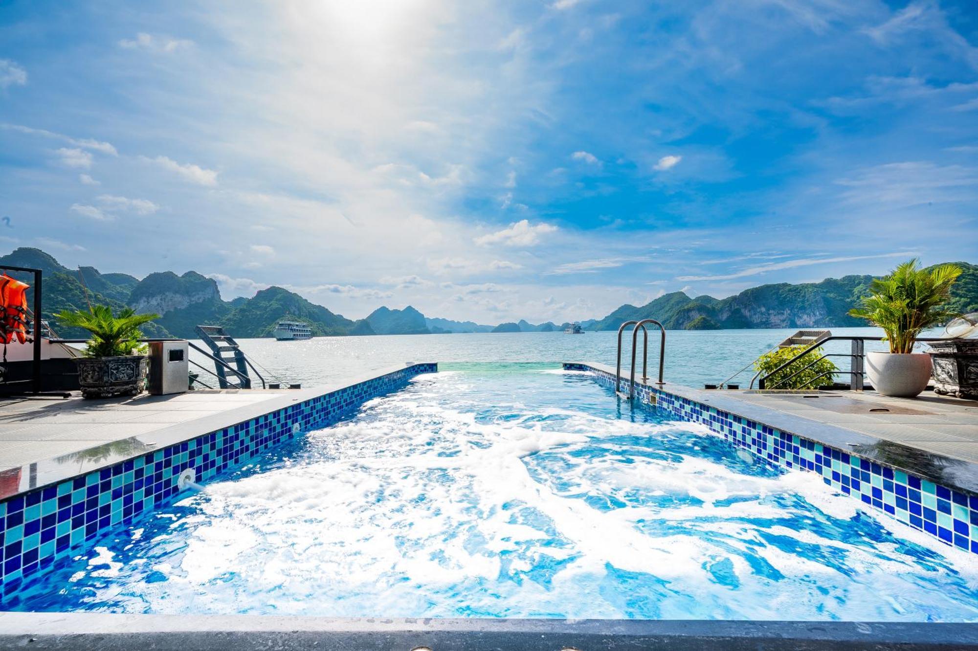 Velar Of The Sea Hotel Ha Long Eksteriør billede